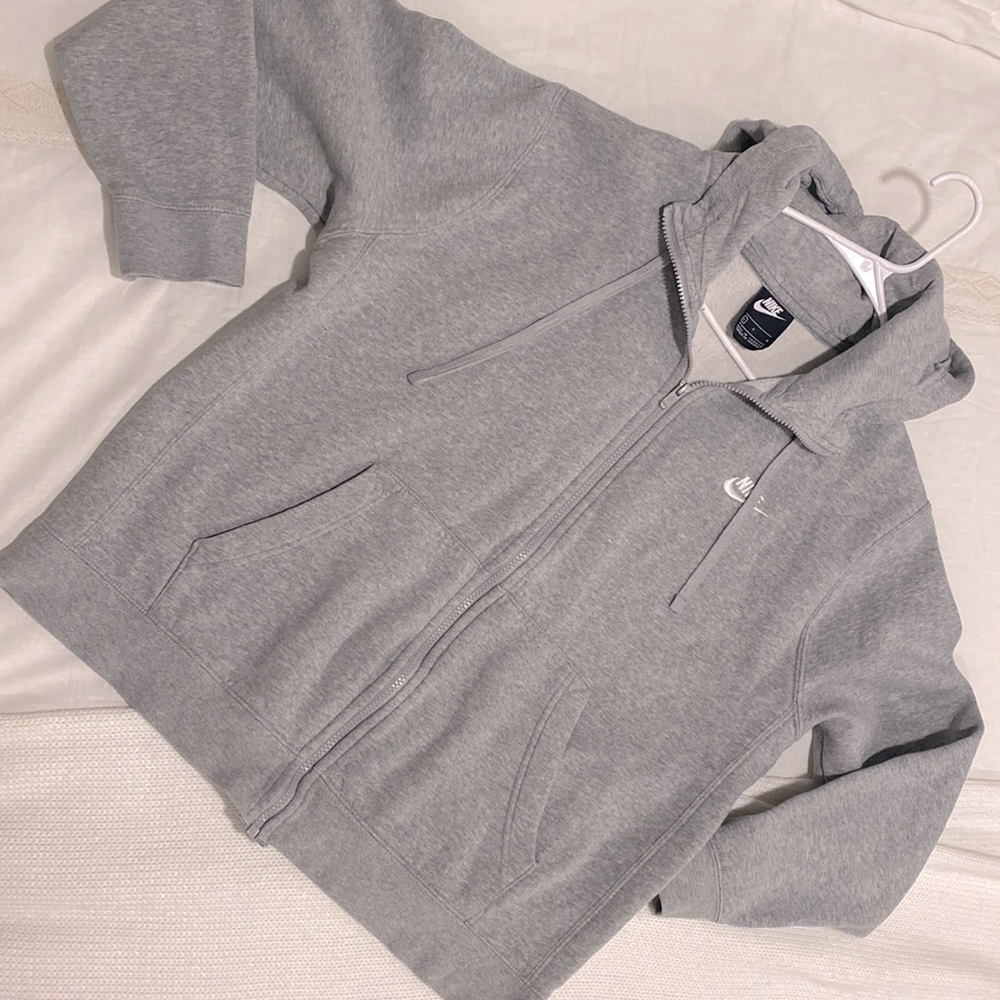 Nike jacket. Size large. Great condition!